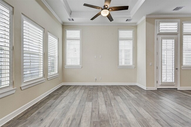 Building Photo - 2113 Naomi St