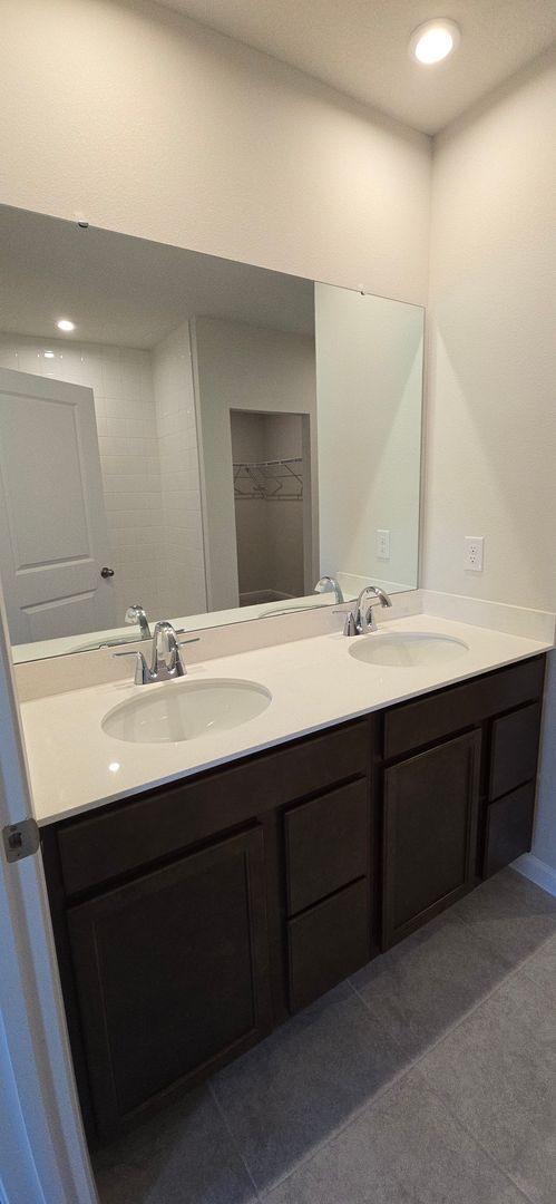 Building Photo - South Villages