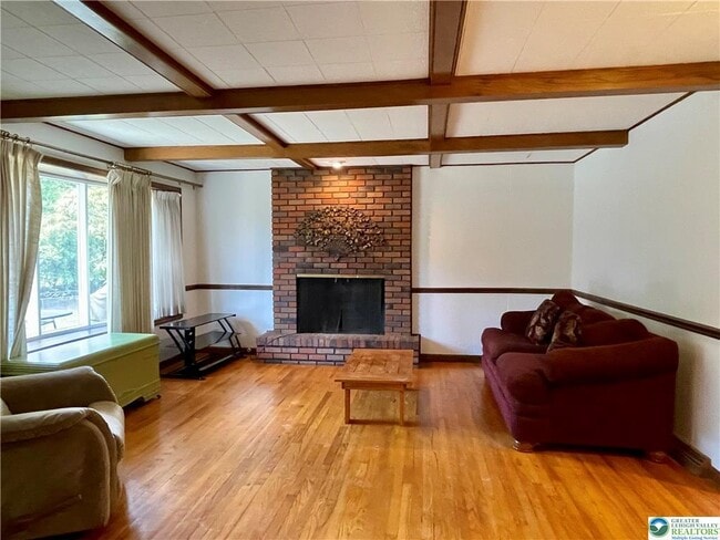 Building Photo - 1331 Armstrong Rd