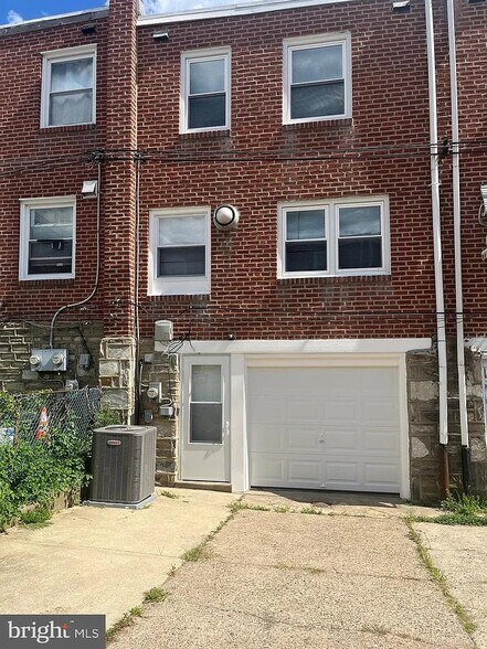 Building Photo - 7050 Lynford St