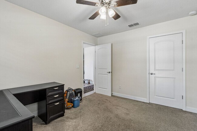 Building Photo - 87096 Farnsworth Ln