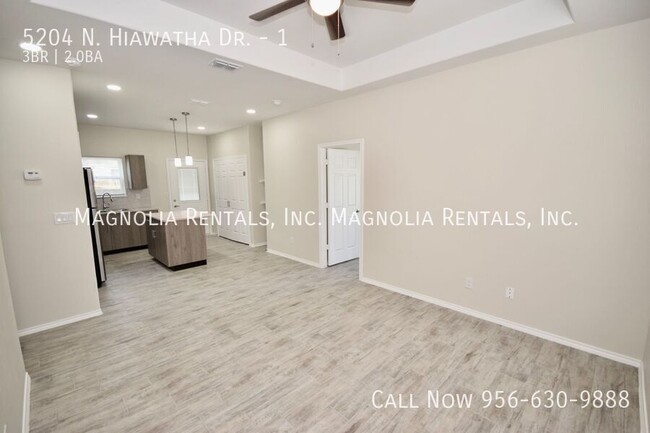 Building Photo - 1st Month Free Rent for a 3 Bedroom & 2 Ba...