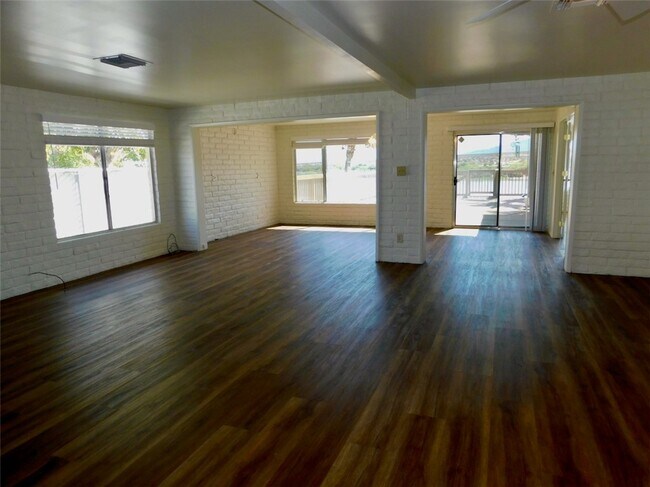 Building Photo - 2077 Whitewater Dr
