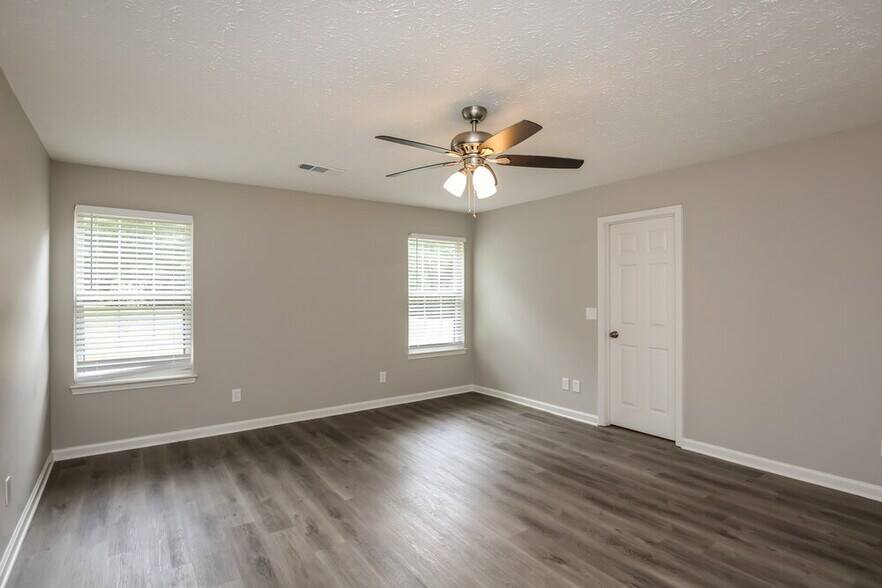 Building Photo - 267 Rockingham Dr