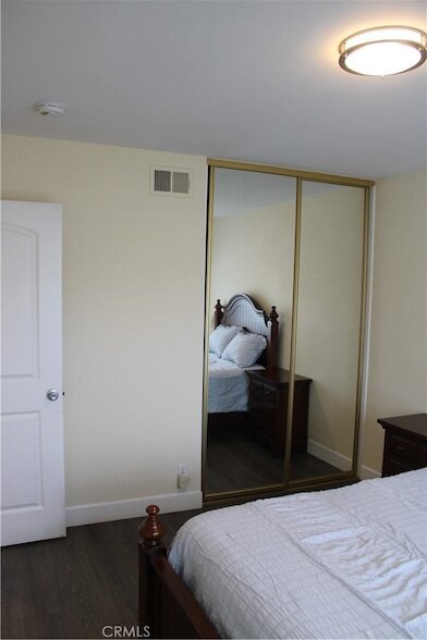 Building Photo - 761 W Country Hills Dr