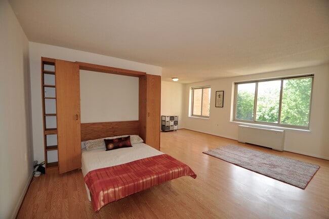 Murphy Bed - 3000 Spout Run Pkwy