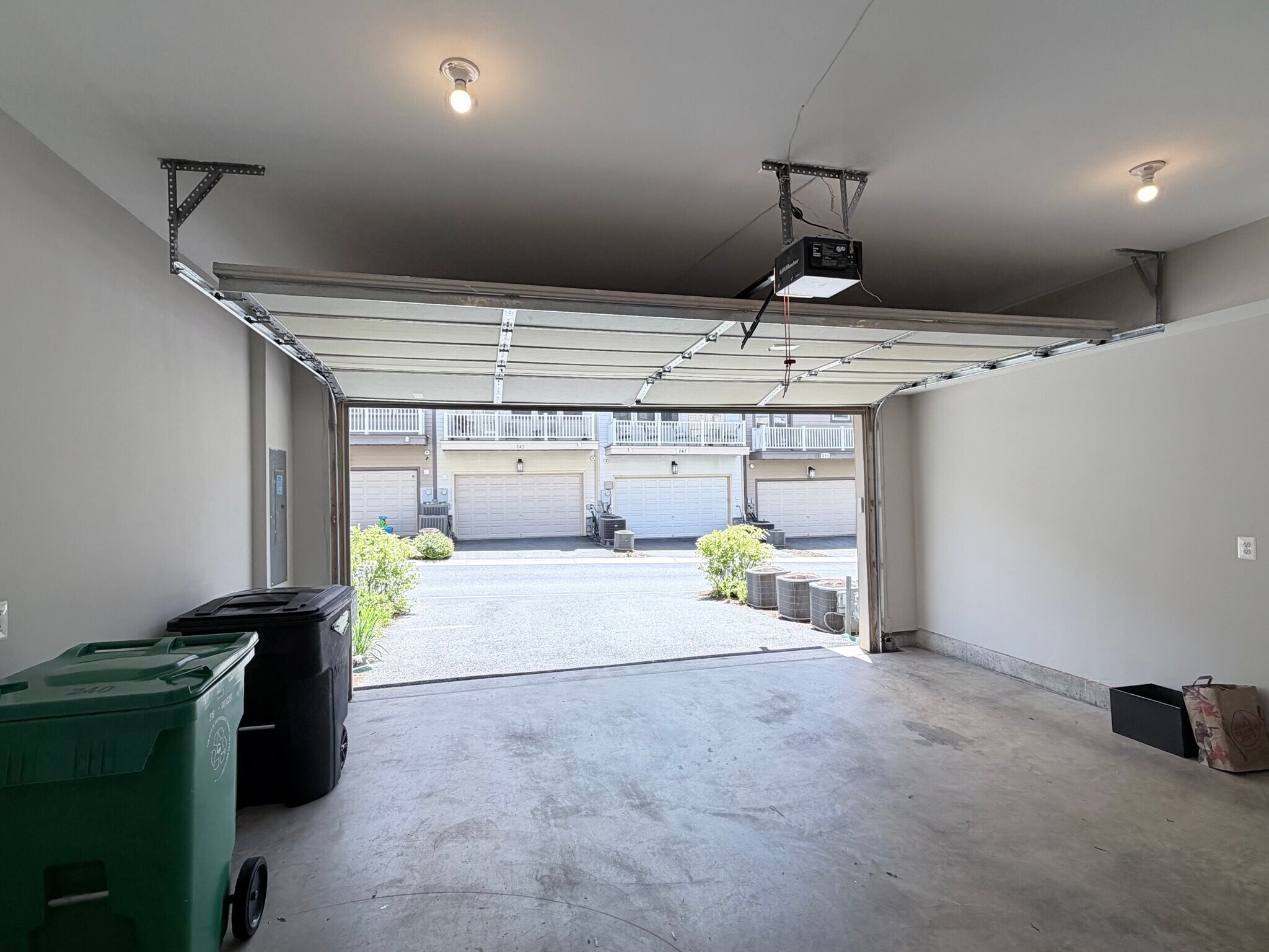 Building Photo - 240 Kepler Dr