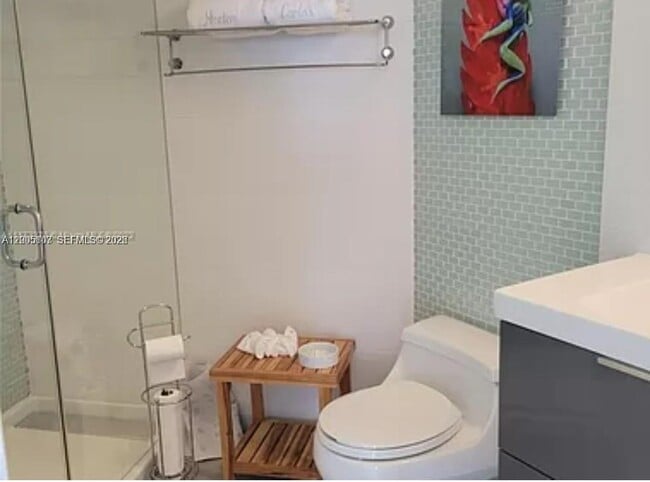 Building Photo - 5880 Collins Ave