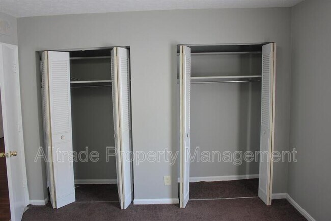 Building Photo - 2358 Grinstead Dr