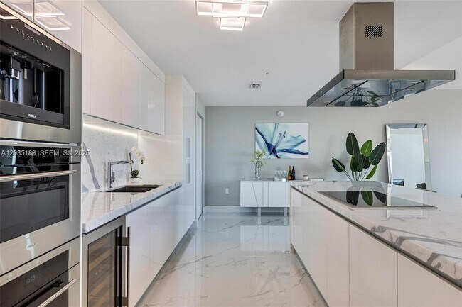 Building Photo - 330 Sunny Isles Blvd