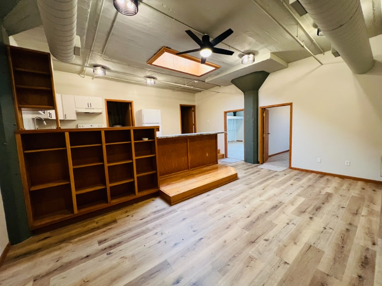 Building Photo - 311 N 8th St