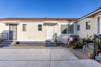 Building Photo - 6634 Vineland Ave