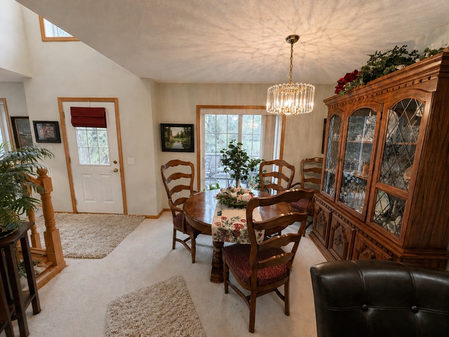 Building Photo - Stunning 2-Level Townhome with Vaulted Ceiling in Champlin!!