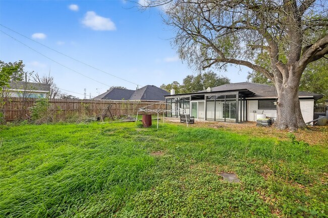 Building Photo - 11107 Cedarview Ln