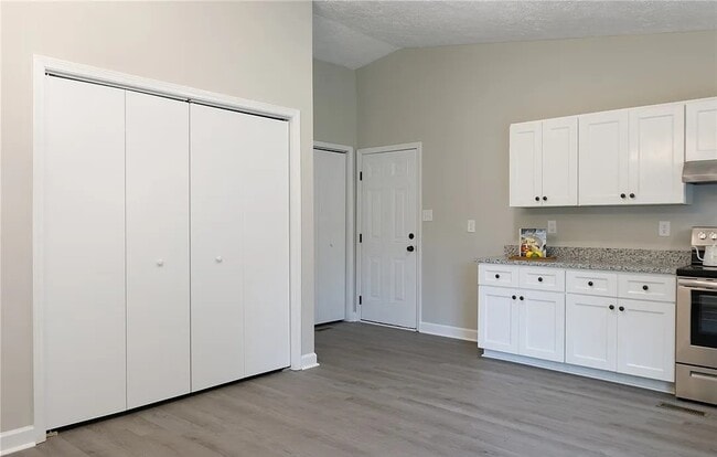 Building Photo - 415 Atwell Dr