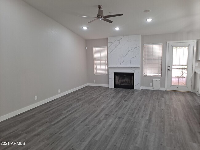 Building Photo - 9074 E Caribbean Ln