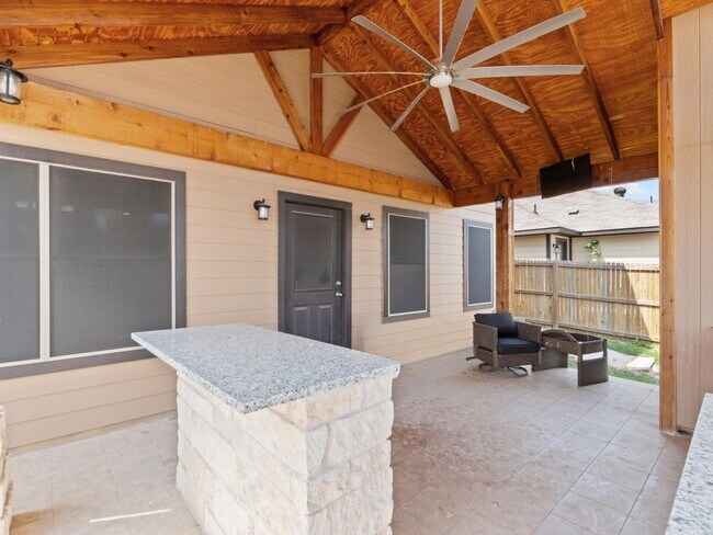 Building Photo - 5618 Lone Star Lp