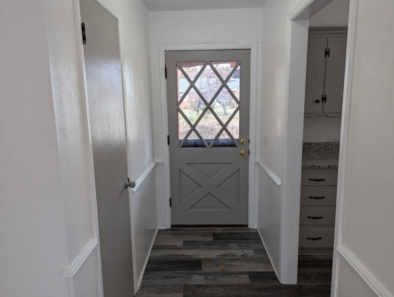 Building Photo - 1916 Graham Ave