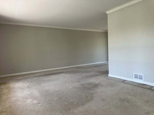 Building Photo - 1920 E Peachtree Dr