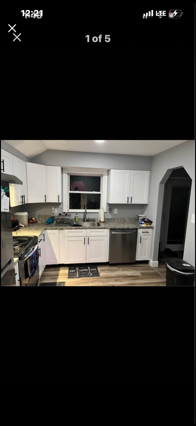 Building Photo - 96 N Greenfield Rd