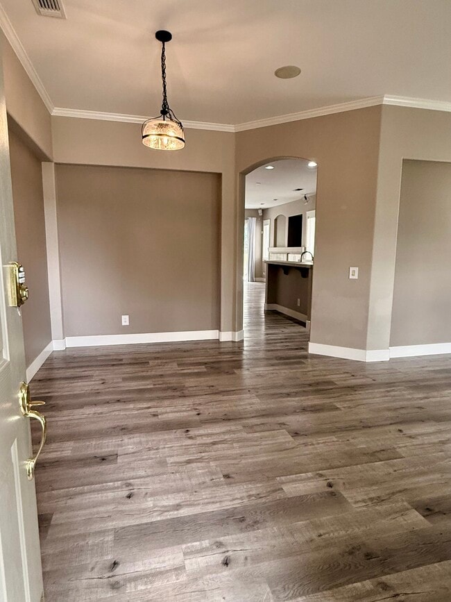 Building Photo - 7467 Earlsmoore Dr