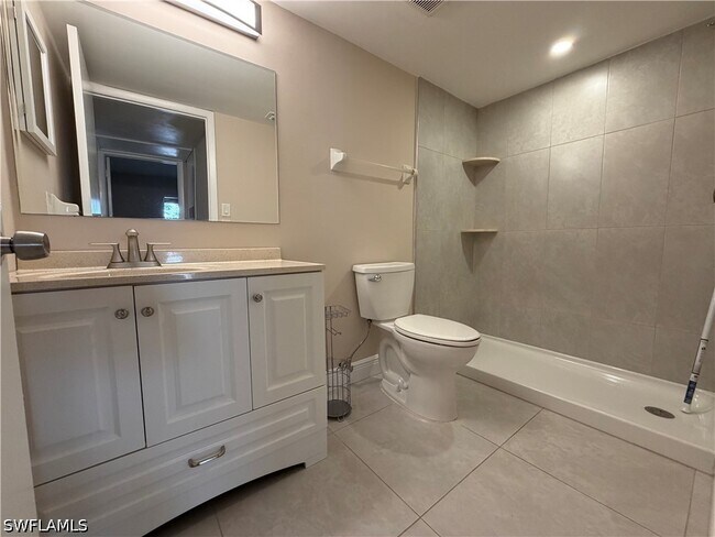 Building Photo - 5307 Summerlin Rd