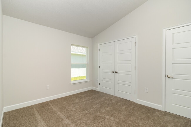 Building Photo - 1844 Middlebury Dr SE