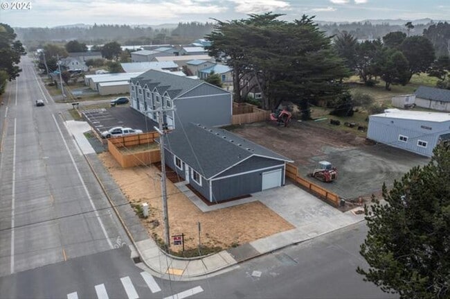 Building Photo - 2166