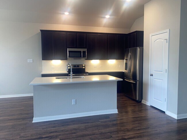 Building Photo - 3 BEDROOM, PLUS OFFICE, BELTON ISD