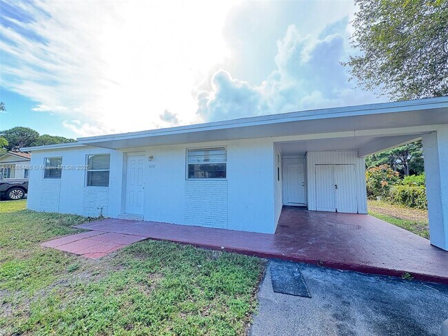 Building Photo - 1051 NW 26th Ave