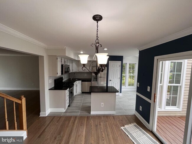 Building Photo - 3762 Farmland Dr