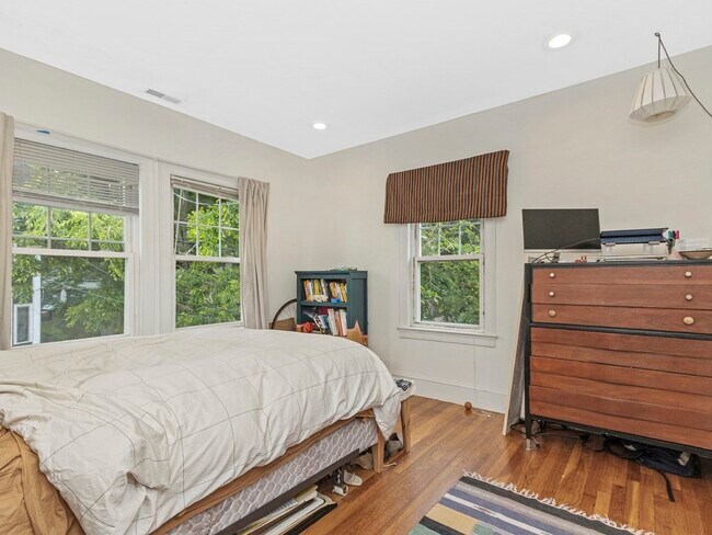 Building Photo - 195 Savin Hill Ave