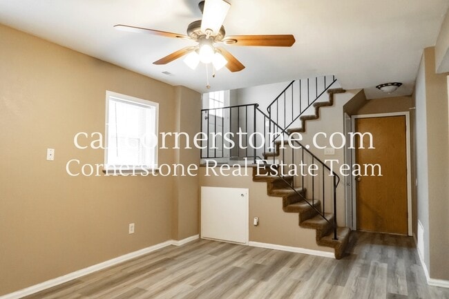 Building Photo - 2570 Clarendon Dr