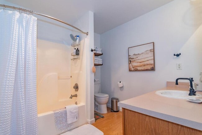 Building Photo - 2030 Brookhurst St