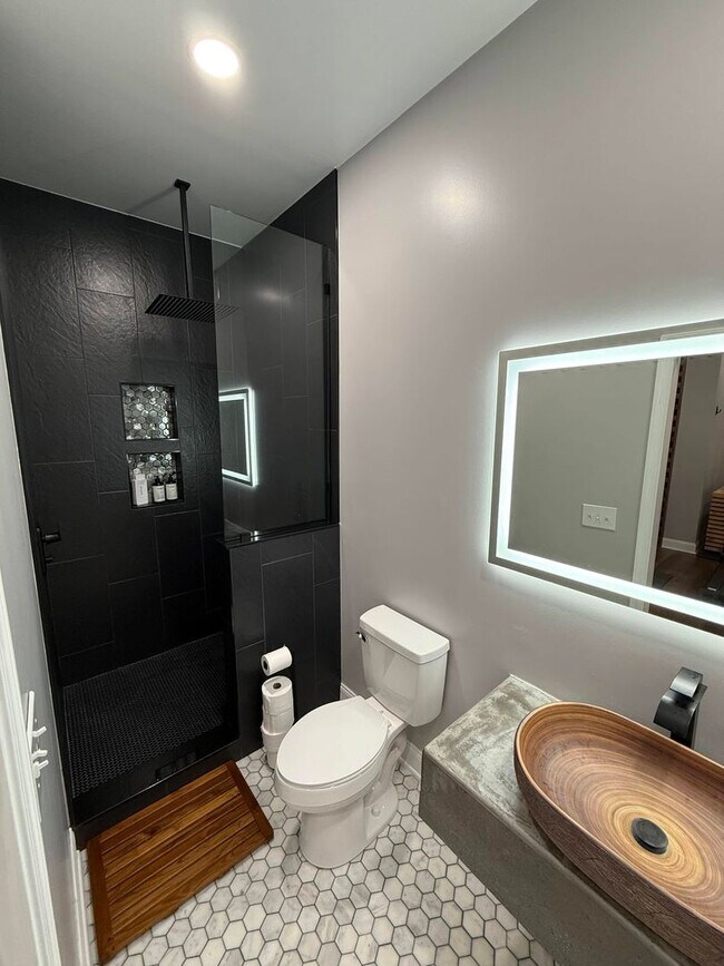 Building Photo - Townhouse for Rent in Spring Oaks!