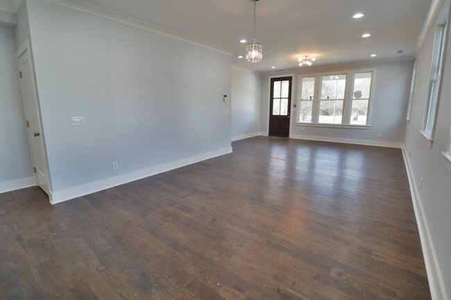 Building Photo - 628 Shelby Ave