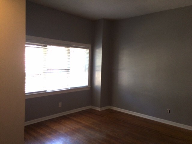 Building Photo - 3306 N Damen Ave