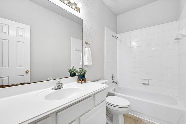 Building Photo - 1408 S Friendswood Dr