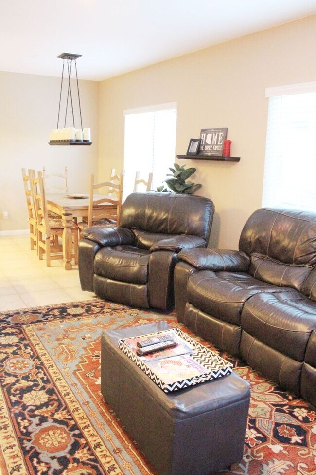 Building Photo - Mesa Gem with Pool for Rent!