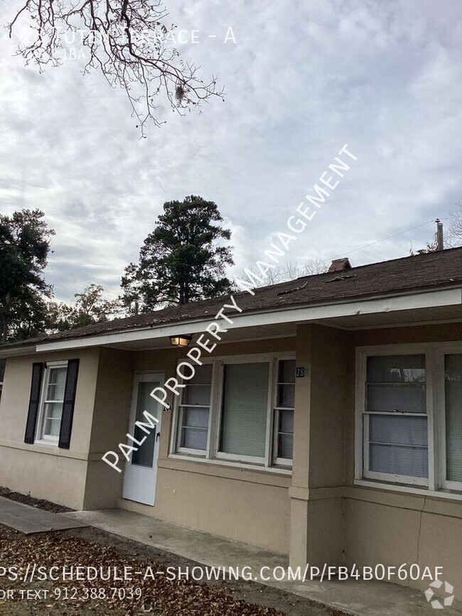 Building Photo - Updated 2 Bedroom, 1 Bathroom Duplex Apart...