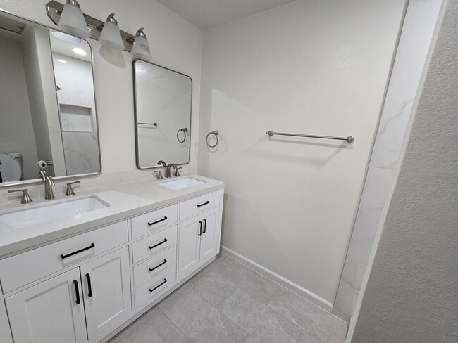 Building Photo - 801 Capehart Ct
