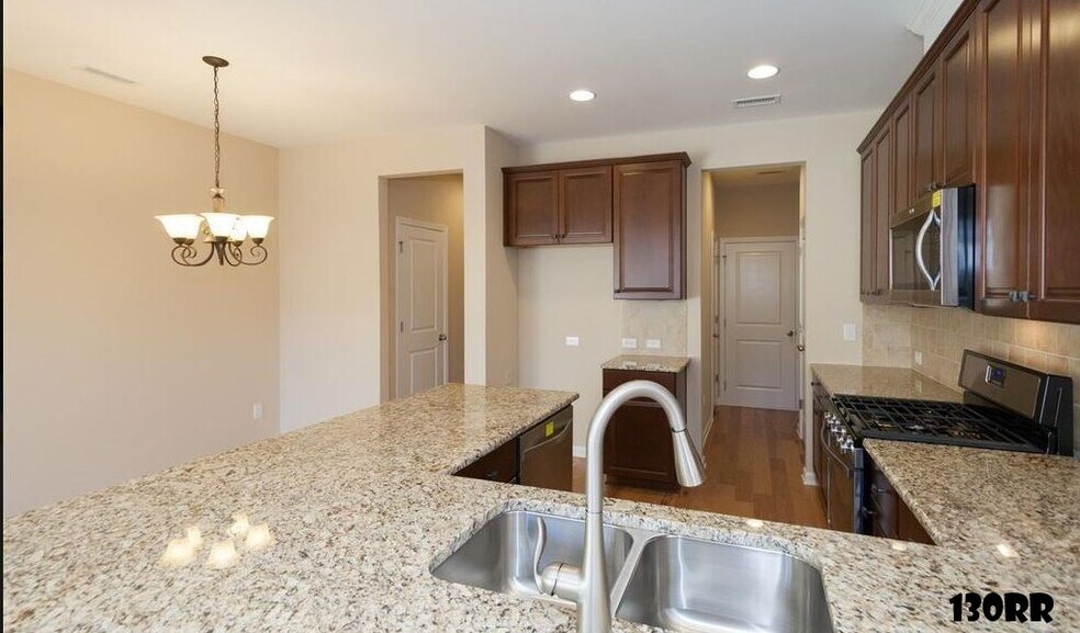Building Photo - 130 Rubrum Dr