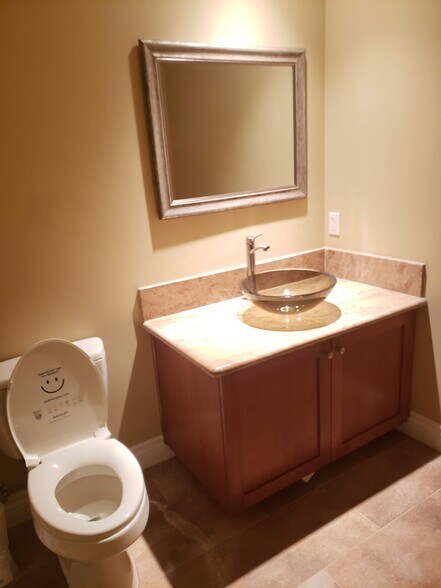 Guest Bathroom - 1135 S Shenandoah St