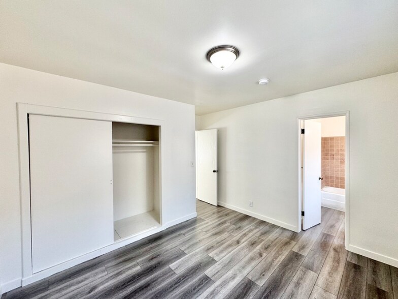 Building Photo - 636 Aerick St