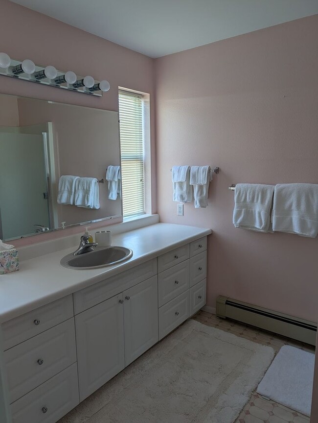 Building Photo - 14864 Channel Dr