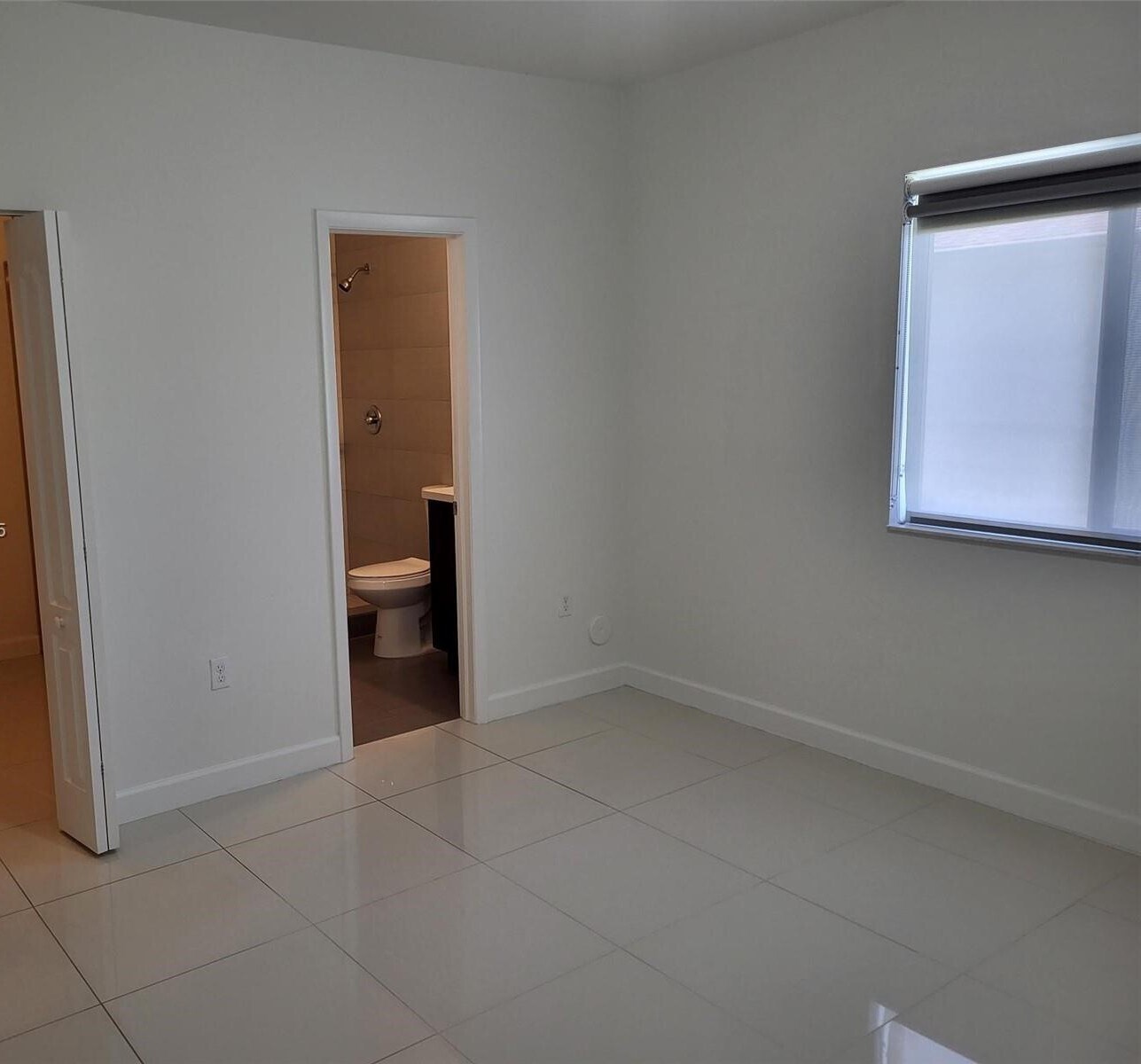 Building Photo - 1027 SW 11th Ave