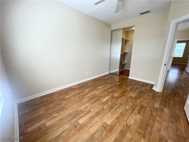 Building Photo - 5325 Cove Cir