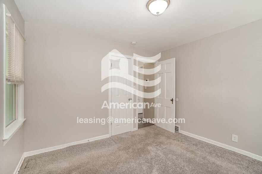 Building Photo - 9505 S Highland Ave