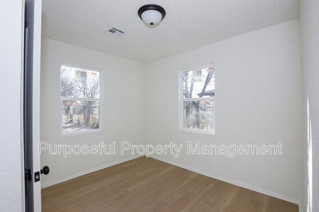 Building Photo - 2924 SW 51st St