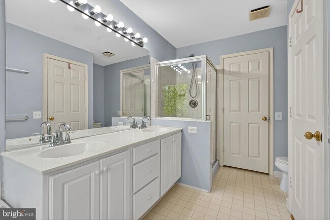 Building Photo - 1055 Lexus Way